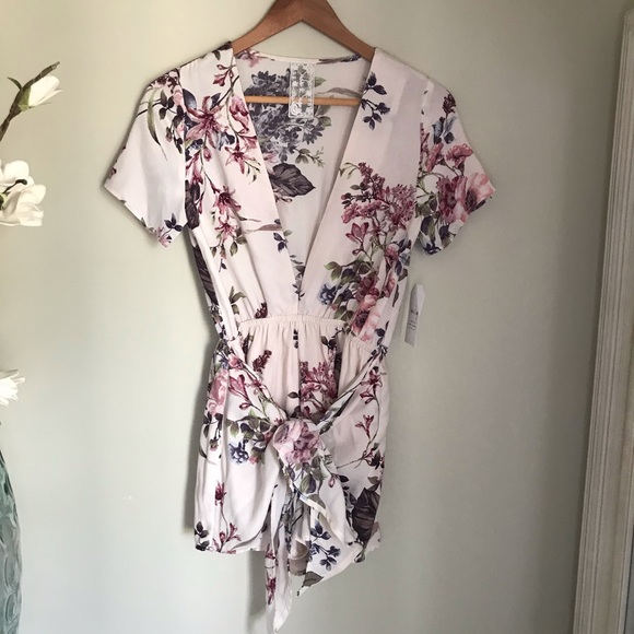 Sadie & Sage Pants - NWT Sadie & Sage Floral Romper, Size Small